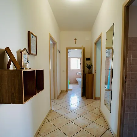 La Scogliera Apartment *